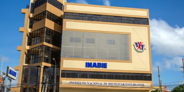 INABIE avanza procesos de licitación de rubros para próximo escolar 2021-2022
