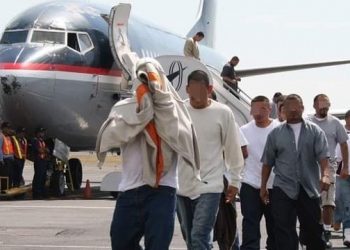 Deportan a 101 dominicanos que cumplieron condena en Estados Unidos