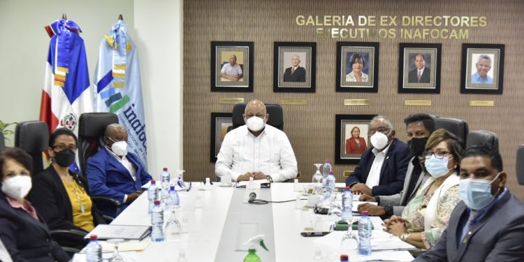 INAFOCAM otorga más 24 mil becas de especialización para docentes en los primeros seis meses del 2021