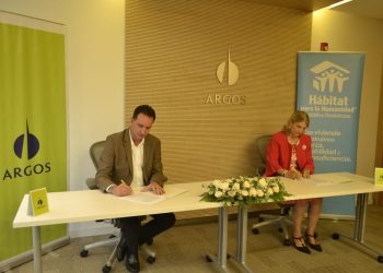 Argos y Hábitat firman acuerdos para  mejorar las condiciones de viviendas a familias dominicanas