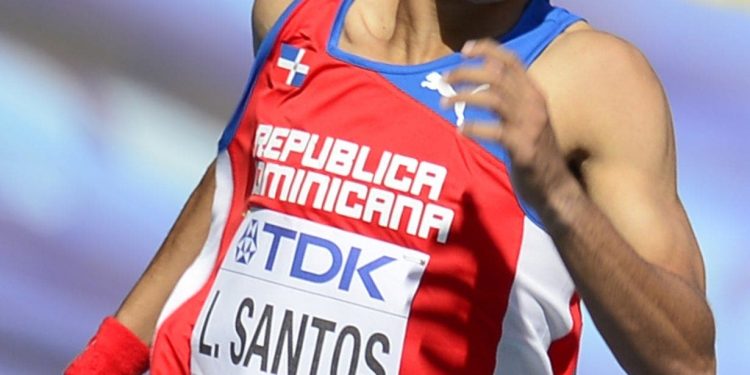 Dominicano Luguelín Santos y Van Niekerk persiguen billete a Tokio