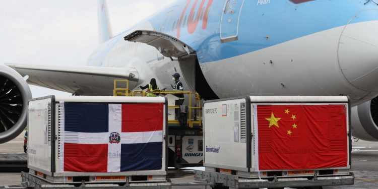 Gobierno recibe tres millones de vacunas SINOVAC