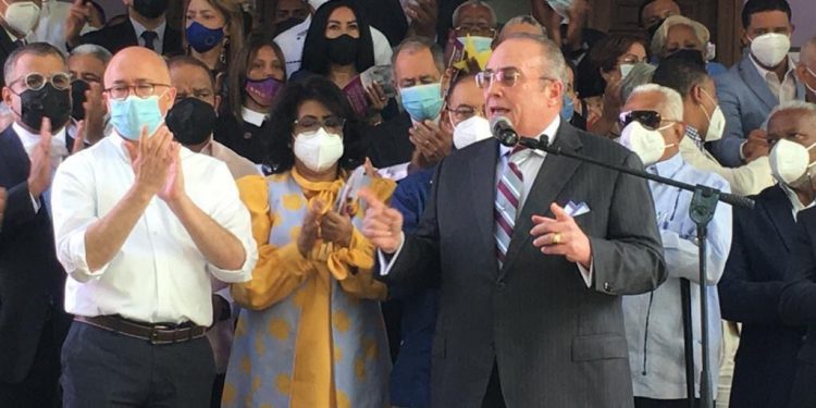 Charles Mariotti: “Al Gobierno del PRM le quedan tres Noches Buenas”