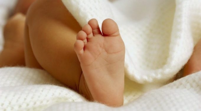 Hallan muerta niña de seis meses en Santiago