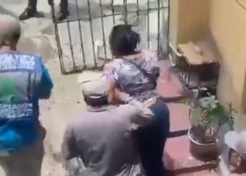 Apresan mujer por supuestamente ultimar a su hijastro por presuntos conflictos con su pareja