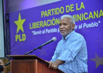 Melanio Paredes motiva a miembros y dirigentes del PLD a “No dormirse en sus laureles” y trabajar con entusiasmo.