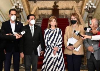 Gobierno aplicará tercera dosis de vacuna contra el COVID-19 a la población; será de una farmacéutica diferente a las dos primeras