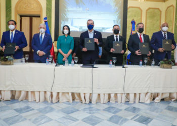 El Gobierno, Unicef y JCE firman acuerdo para impulsar el registro civil oportuno