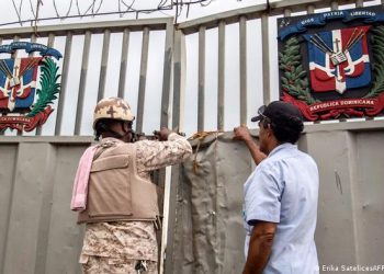Abinader ordena cierre de la frontera y reúne de urgencia cúpula militar tras asesinato presidente de Haití