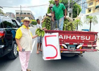 Hipólito: “Yo sí compro en camioncitos”; incentiva apoyar economía nacional