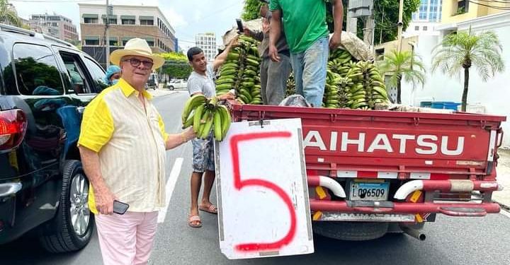 Hipólito: “Yo sí compro en camioncitos”; incentiva apoyar economía nacional