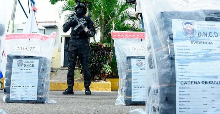 DNCD apresa a cinco venezolanos y ocupa 540 paquetes de presunta cocaína en San Pedro de Macorís