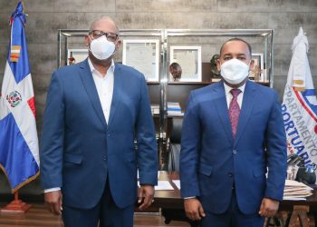 Director del Departamento Aeroportuario y candidato a rector UASD tratan inclusión de carrera en Administración y Gestión Aeroportuaria