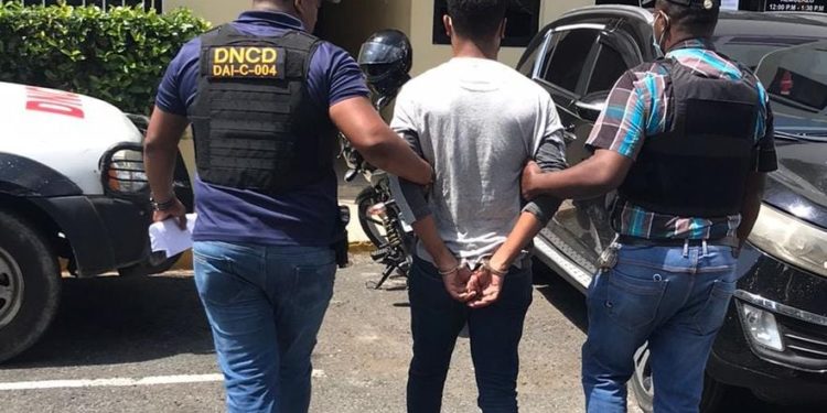 Apresan ex agente de la DNCD vinculado a red envió de 309 kilos de cocaína a Bruselas