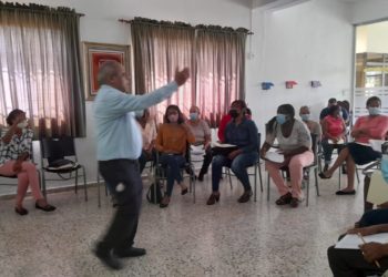 Alcaldía de Bayaguana y la OSAM inician taller a mujeres campesinas