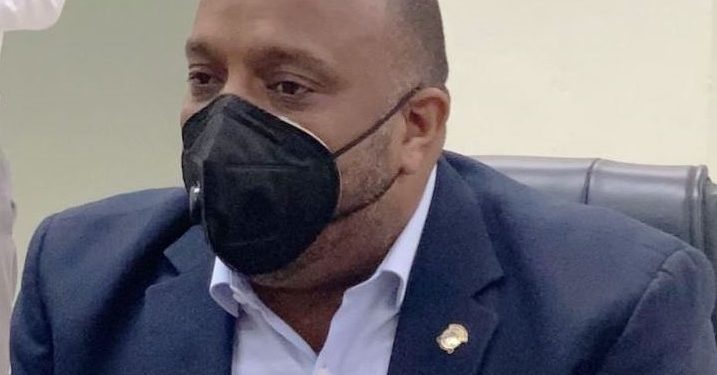 Santo Domingo Este es un caos por la gestión improvisada de su alcalde, denuncia el diputado Luis Henríquez