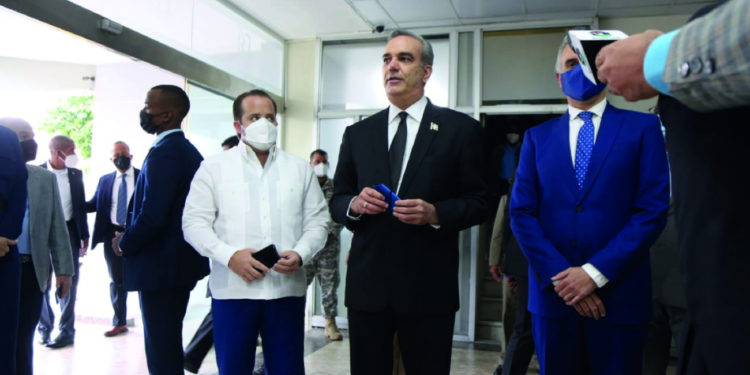 Presidente Abinader dice habrán buenas noticias para trabajadores dominicanos