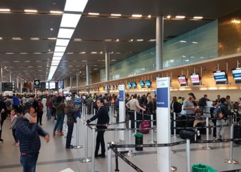 Senadores aprueban proyecto que elimina impuesto a la gracia navideña