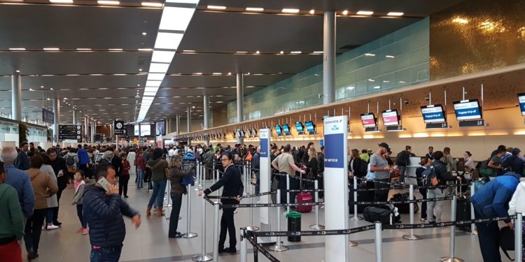 Senadores aprueban proyecto que elimina impuesto a la gracia navideña