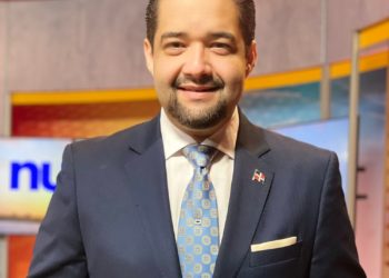 Economista sostiene no era necesario recurrir al pago con cheque para transparentar nómina pública