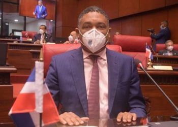 Yván Lorenzo reconoce al PRM  por ser  «el campeón del endeudamiento»