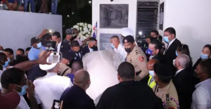 Sepultan el cuerpo de Jhonny Ventura