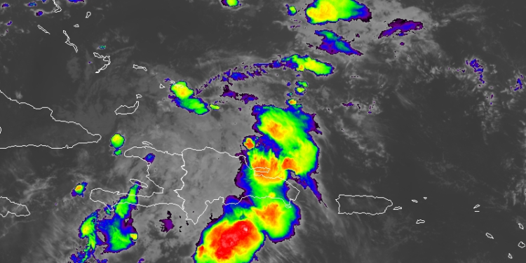 Onamet vigila onda tropical ubicada en las Antillas Menores
