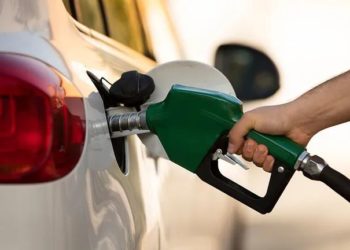 Gasolinas y gasoil suben hasta RD$4.00 por galón