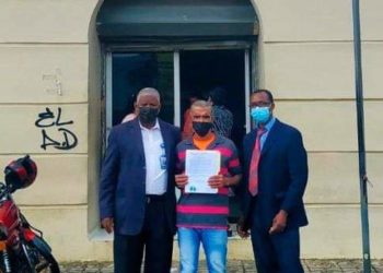 Hombre estuvo retenido en La Victoria sin que haya evidencias de que lo presentaron ante un juez