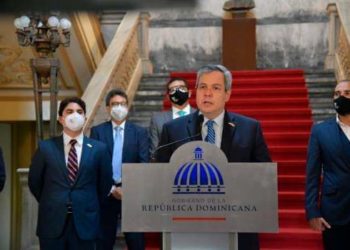 El Gobierno y el Banco Centroamericano firman préstamo de US$300 millones de dólares