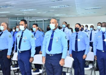 CESAC realiza investidura de más de 100 profesionales en materia de seguridad de aviación civil