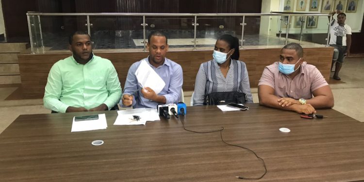 Regidores denuncian irregularidades en ayuntamiento de Yamasá