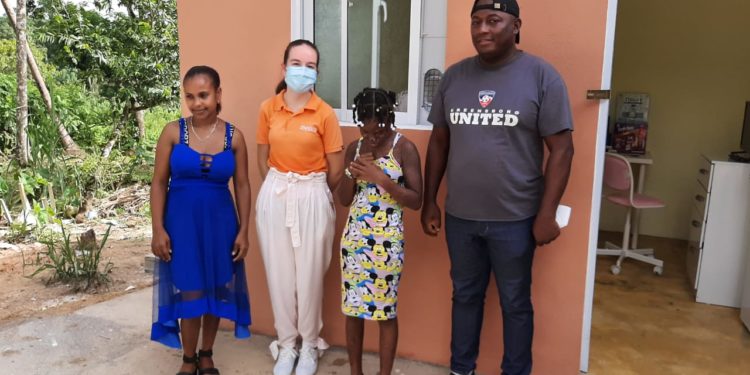 Jompéame entrega habitación amueblada a menor que padece Xeroderma Pigmentosa en Yamasá