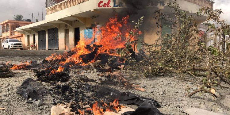 Califican como «un bulto» plan de acción anunciado por Obras Públicas y la Gobernación de Monte Plata