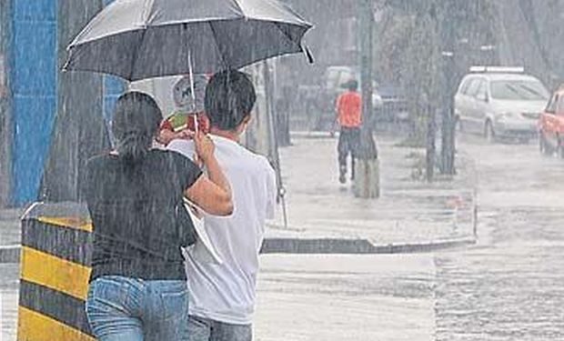 Onda tropical incrementará lluvias desde este lunes en RD