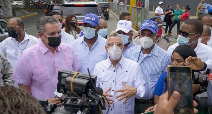 | Vídeo | Denuncian boicot criminal a operativo de limpieza en Santo Domingo Este