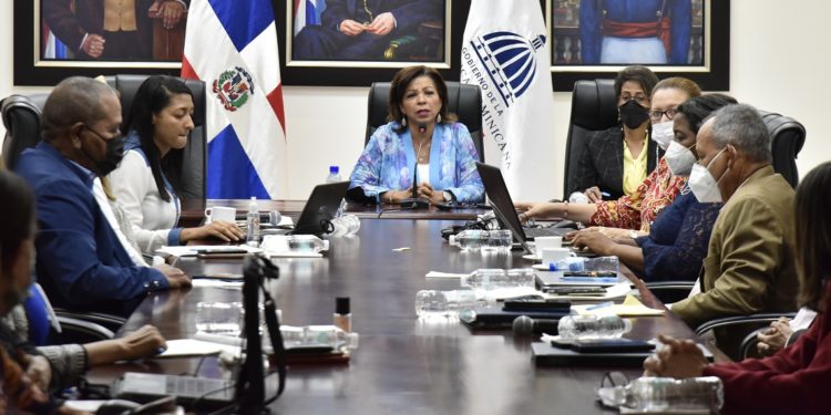 Minerd presenta los lineamientos pedagógicos para el inicio del año escolar 2021-2022