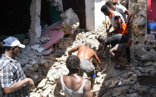 Se eleva a 724 el número de muertos en Haití a causa del terremoto