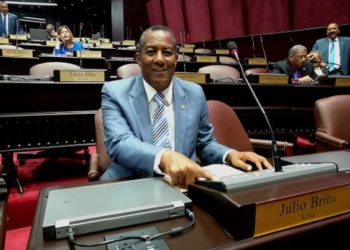 Por amistad con Abinader diputado Julio Brito votó a favor del estado de emergencia