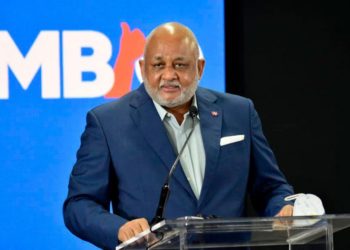 Ministro de Educación afirma encontró deuda de RD$17 mil millones y déficit de 19 mil maestros