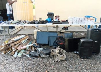 Tras motín en Fortaleza Palo Hincado de Cotui autoridades realizan requisa y ocupan armas blancas y otras cosas; trasladan más reos