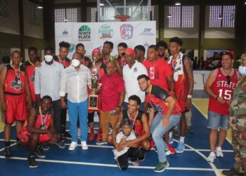 30 de Mayo campeón Baloncesto Monte Plata