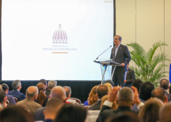 Presidente Abinader expresa apoyo a ProConsumidor para desaparecer “ácido del diablo” en el país