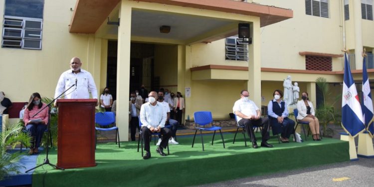 Roberto Fulcar afirma el nuevo año escolar es verdadera apertura de la República Dominicana