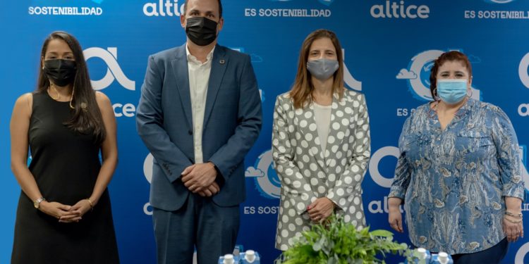 Altice usará agua en envase de cartón para reducir plástico en sus oficinas