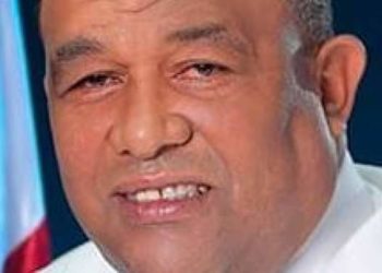 Senador exige que perremeístas “sean beneficiados” en el concurso para ser docentes