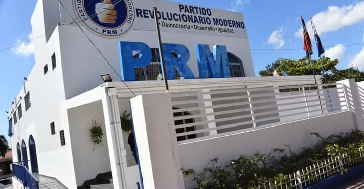 El PRM tiene cinco senadores que no pueden salir del país porque “le echan mano”, según miembro PLD