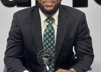 Pagos por cheques saca a la luz descuentos ilegales que reciben miembros de la Policía Nacional, expresa periodista Daurin Muñoz