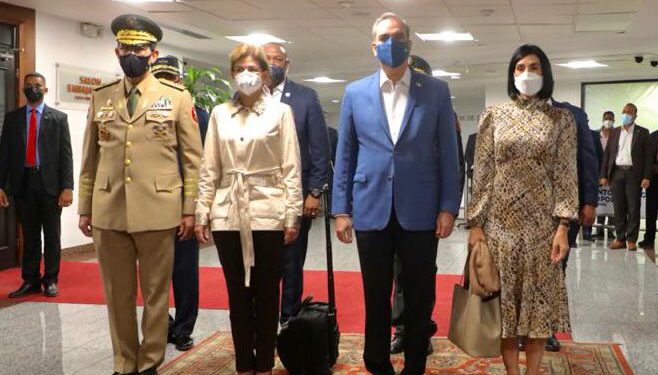 Presidente Abinader sale a Nueva York en vuelo comercial para participar en Asamblea de la ONU