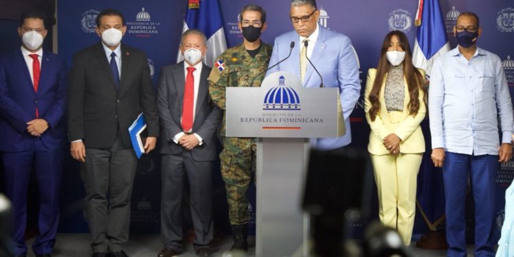 Gobierno anuncia acciones para hacer cumplir las normas migratorias a las empresas que contratan ciudadanos extranjeros ilegales